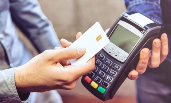 ¿Cómo puedo recibir pagos con tarjeta de crédito?