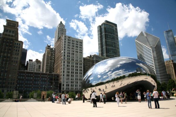 ¿Cómo contactar con la Oficina de Inmigración en Chicago, Illinois?